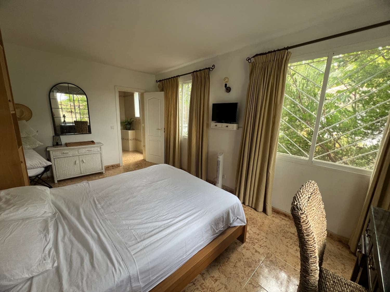 6 quarto Moradia para venda em Estepona com piscina - 1 750 000 € (Ref: 9758546)