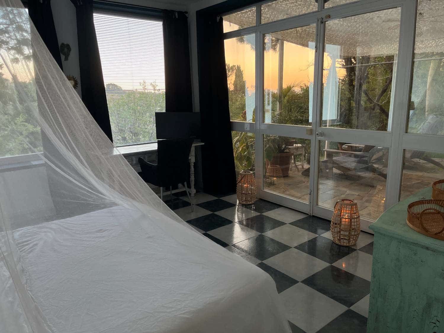 6 quarto Moradia para venda em Estepona com piscina - 1 750 000 € (Ref: 9758546)