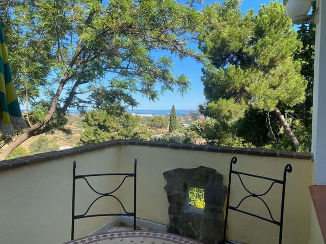 6 quarto Moradia para venda em Estepona com piscina - 1 750 000 € (Ref: 9758546)