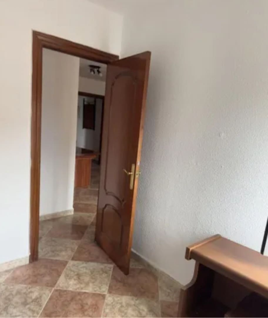 3 soveværelse Lejlighed til salg i Malaga by - € 270.000 (Ref: 9763511)