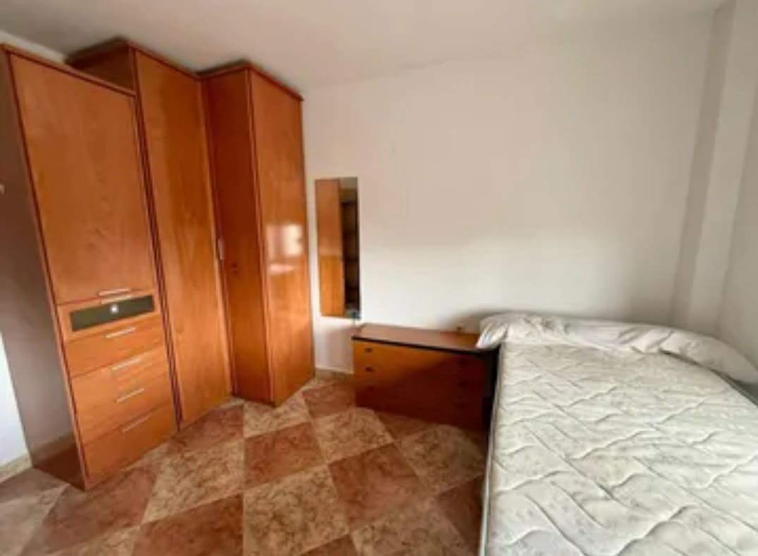 3 soveværelse Lejlighed til salg i Malaga by - € 270.000 (Ref: 9763511)