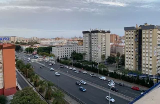 3 soveværelse Lejlighed til salg i Portada Alta, Málaga by - € 270.000 (Ref: 9763511)