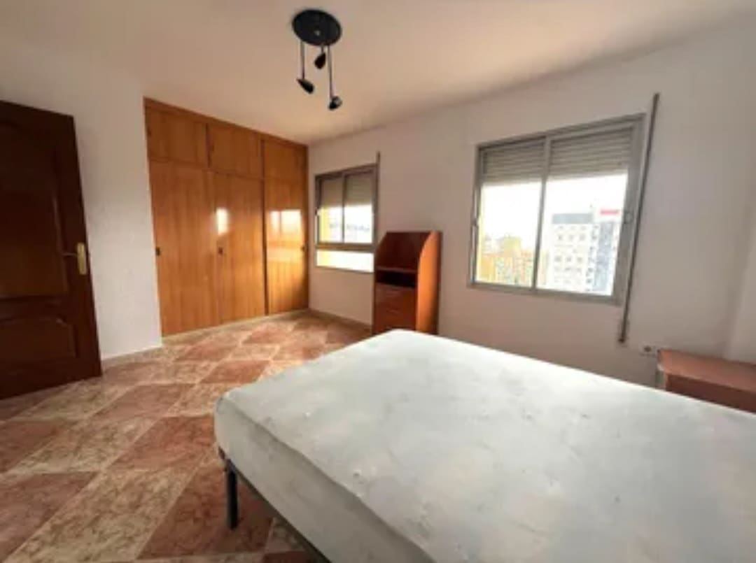 3 soveværelse Lejlighed til salg i Malaga by - € 270.000 (Ref: 9763511)