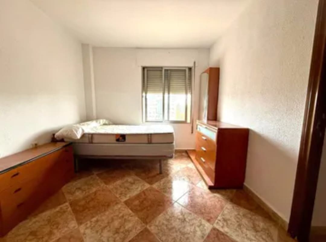 3 soveværelse Lejlighed til salg i Malaga by - € 270.000 (Ref: 9763511)