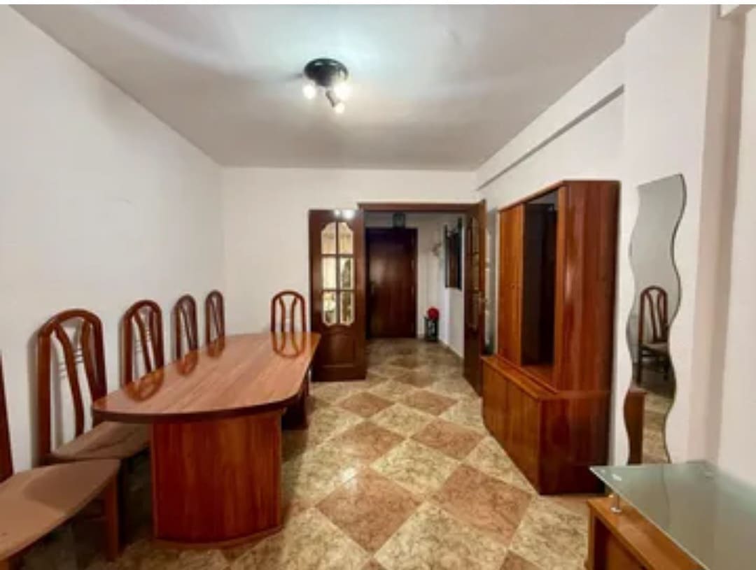 3 soveværelse Lejlighed til salg i Malaga by - € 270.000 (Ref: 9763511)
