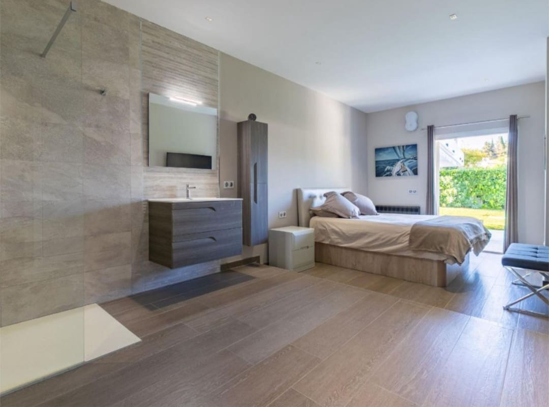 Apartamento Playa de 2 habitaciones en Marbella en venta con piscina garaje - 555.000 € (Ref: 9777679)