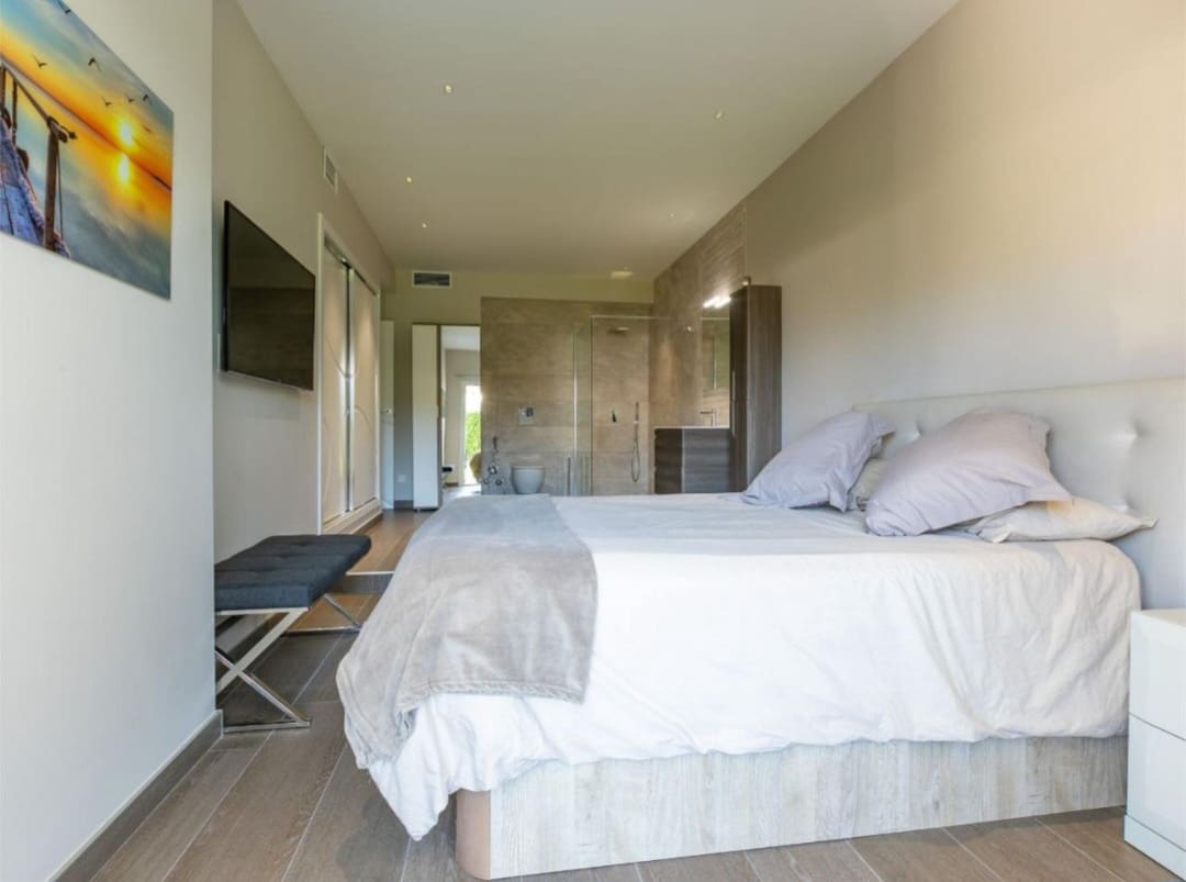 Apartamento Playa de 2 habitaciones en Marbella en venta con piscina garaje - 555.000 € (Ref: 9777679)