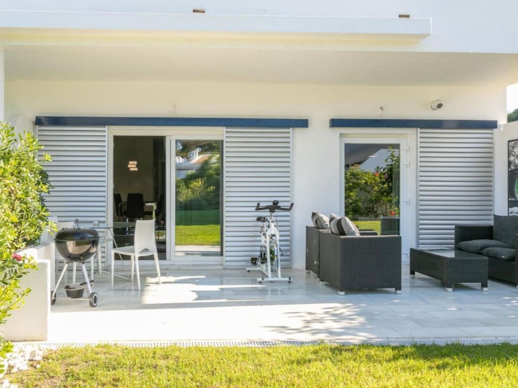 Apartamento Playa de 2 habitaciones en Marbella en venta con piscina garaje - 555.000 € (Ref: 9777679)