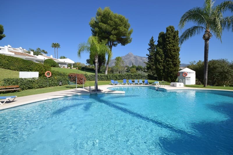 Apartamento Playa de 2 habitaciones en Marbella en venta con piscina garaje - 555.000 € (Ref: 9777679)