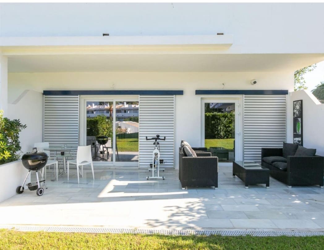 Apartamento Playa de 2 habitaciones en Marbella en venta con piscina garaje - 555.000 € (Ref: 9777679)