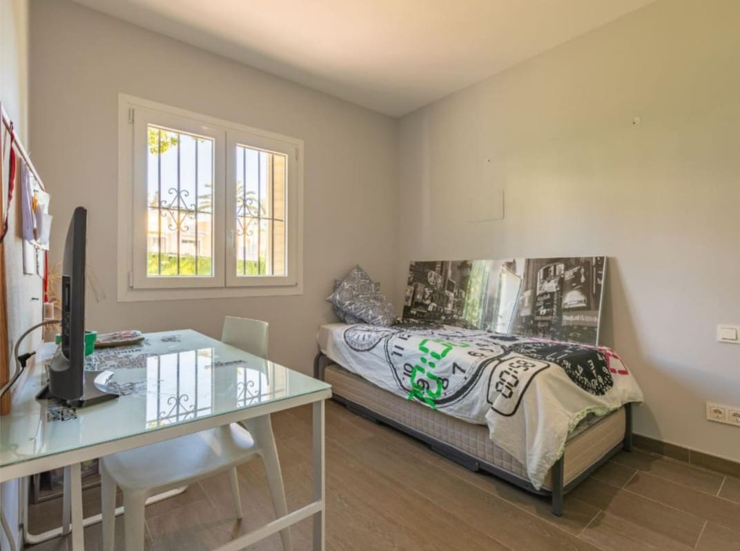 Apartamento Playa de 2 habitaciones en Marbella en venta con piscina garaje - 555.000 € (Ref: 9777679)