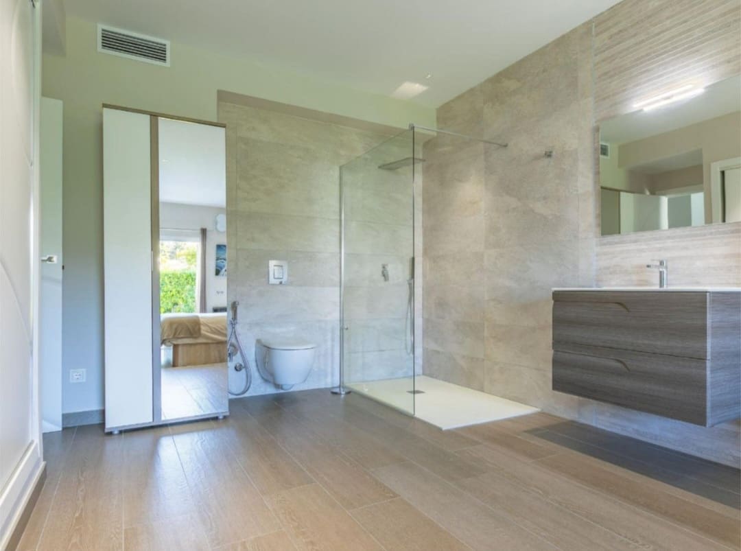 Apartamento Playa de 2 habitaciones en Marbella en venta con piscina garaje - 555.000 € (Ref: 9777679)