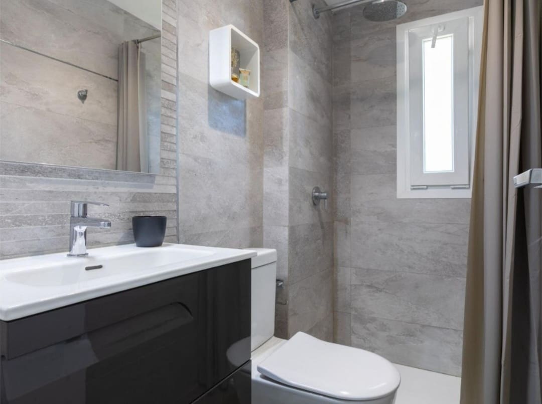 Apartamento Playa de 2 habitaciones en Marbella en venta con piscina garaje - 555.000 € (Ref: 9777679)