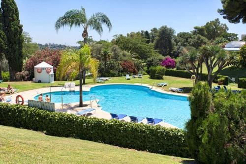 Apartamento Playa de 2 habitaciones en Marbella en venta con piscina garaje - 555.000 € (Ref: 9777679)