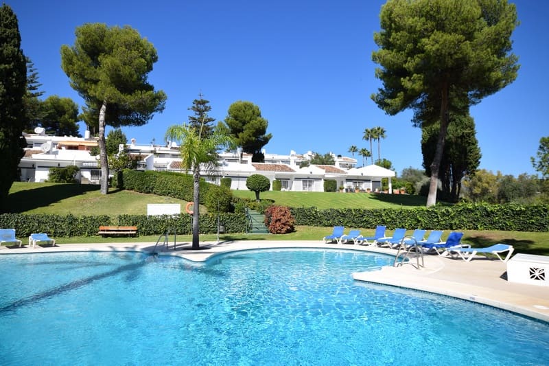 Apartamento Playa de 2 habitaciones en Marbella en venta con piscina garaje - 555.000 € (Ref: 9777679)