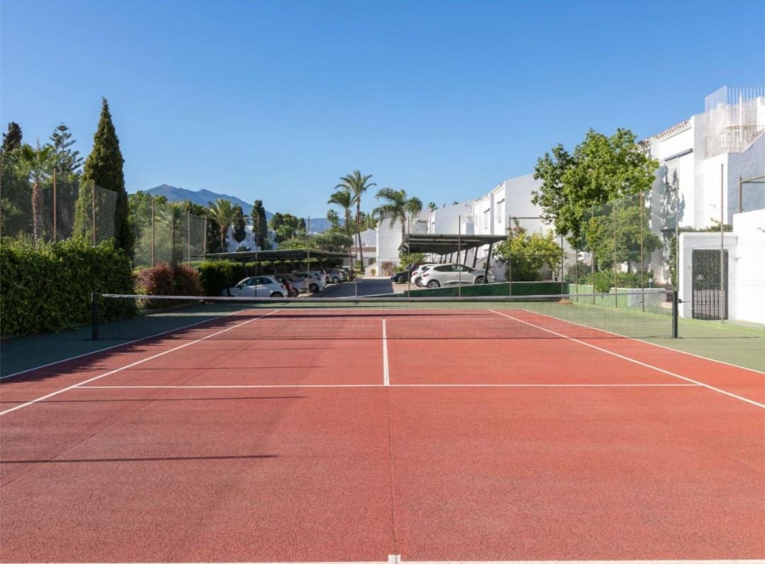 Apartamento Playa de 2 habitaciones en Marbella en venta con piscina garaje - 555.000 € (Ref: 9777679)