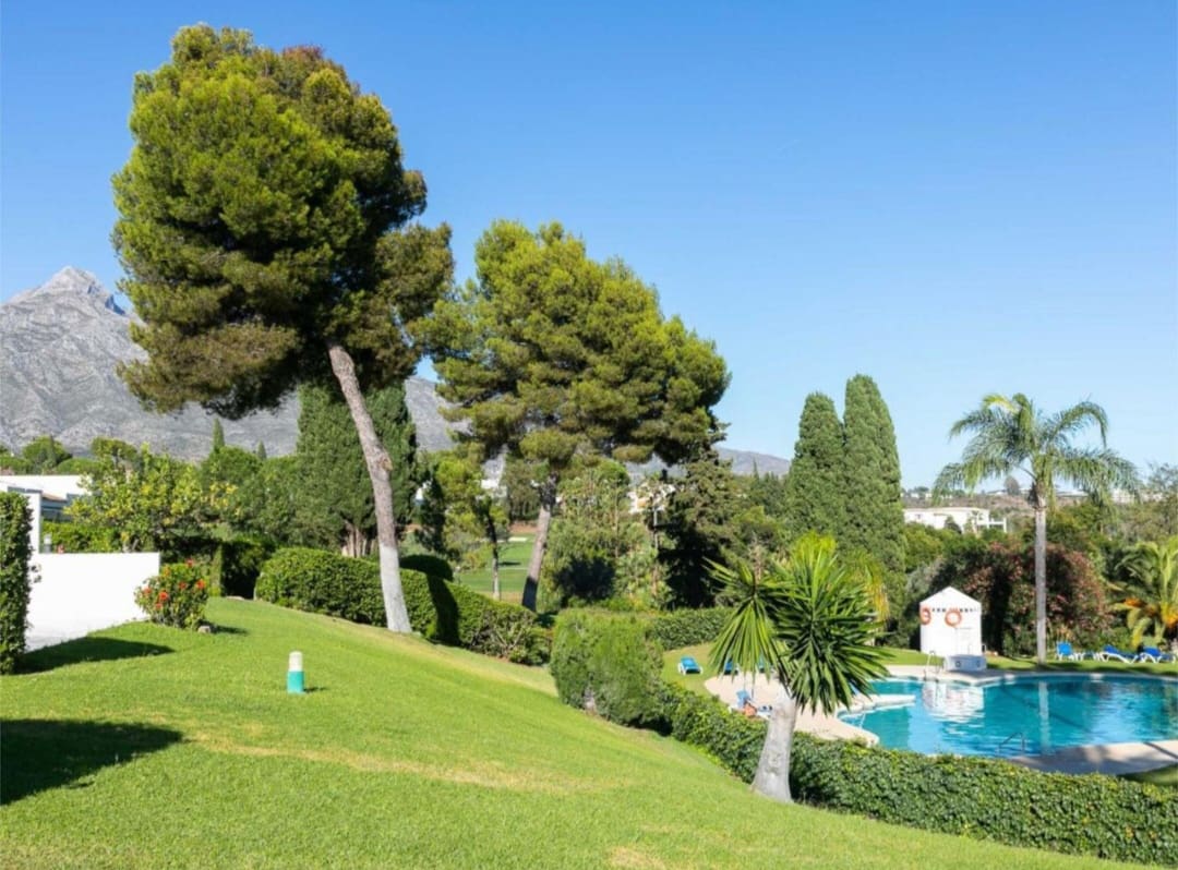 Apartamento Playa de 2 habitaciones en Marbella en venta con piscina garaje - 555.000 € (Ref: 9777679)