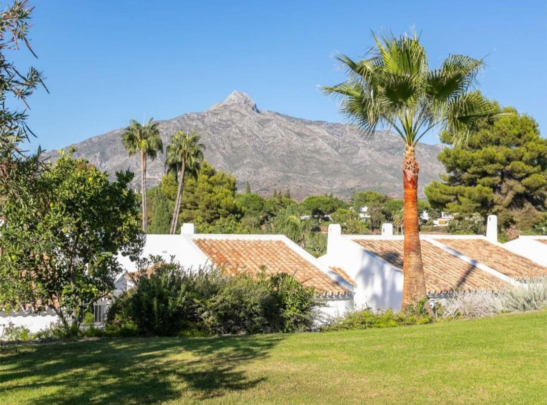 Apartamento Playa de 2 habitaciones en Marbella en venta con piscina garaje - 555.000 € (Ref: 9777679)