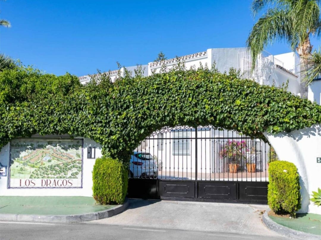 Apartamento Playa de 2 habitaciones en Marbella en venta con piscina garaje - 555.000 € (Ref: 9777679)