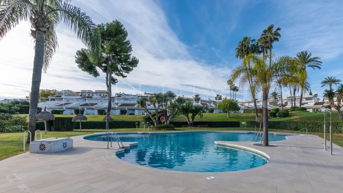 Apartamento Playa de 2 habitaciones en Marbella en venta con piscina garaje - 555.000 € (Ref: 9777679)