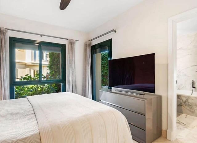 Piso de 2 habitaciones en Benahavís en venta con piscina garaje - 643.000 € (Ref: 9788172)