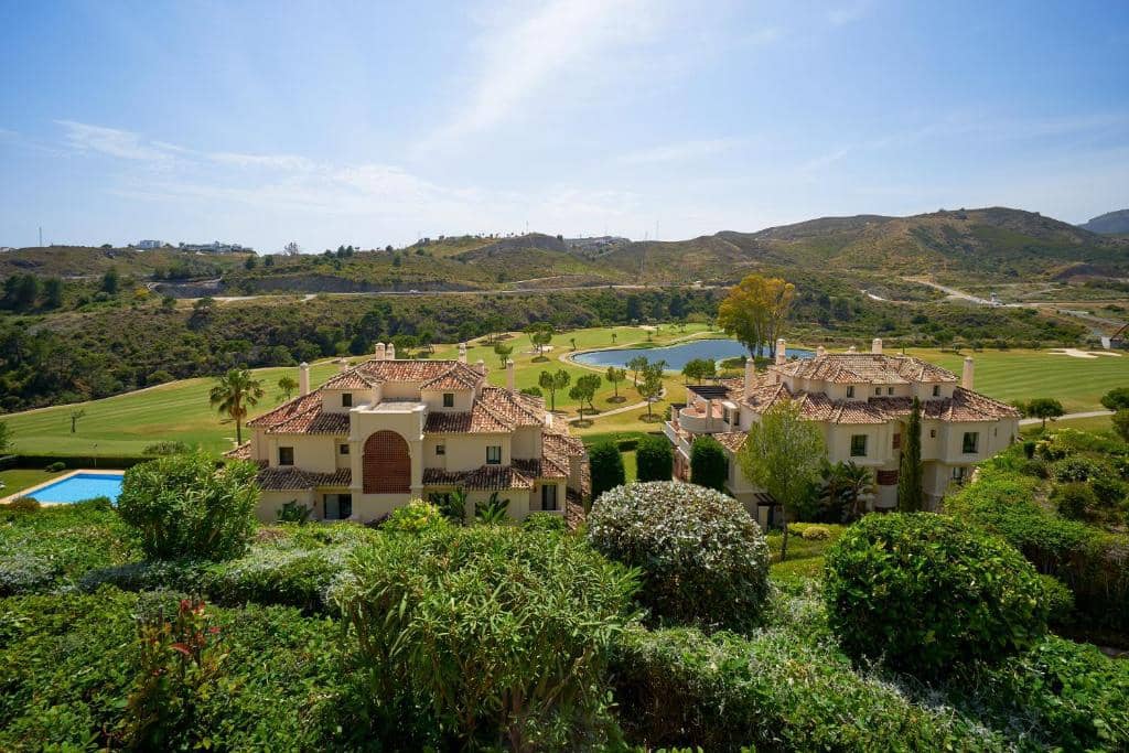 Piso de 2 habitaciones en Benahavís en venta con piscina garaje - 643.000 € (Ref: 9788172)