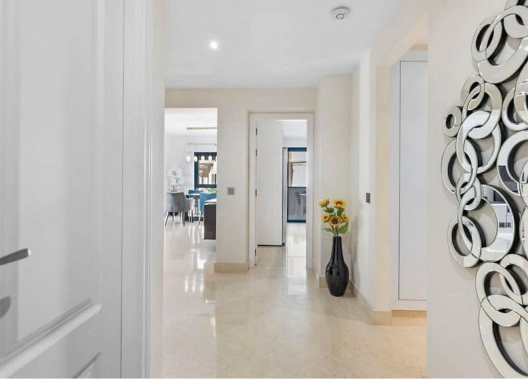 Piso de 2 habitaciones en Benahavís en venta con piscina garaje - 643.000 € (Ref: 9788172)