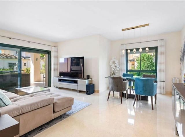 Piso de 2 habitaciones en Benahavís en venta con piscina garaje - 643.000 € (Ref: 9788172)