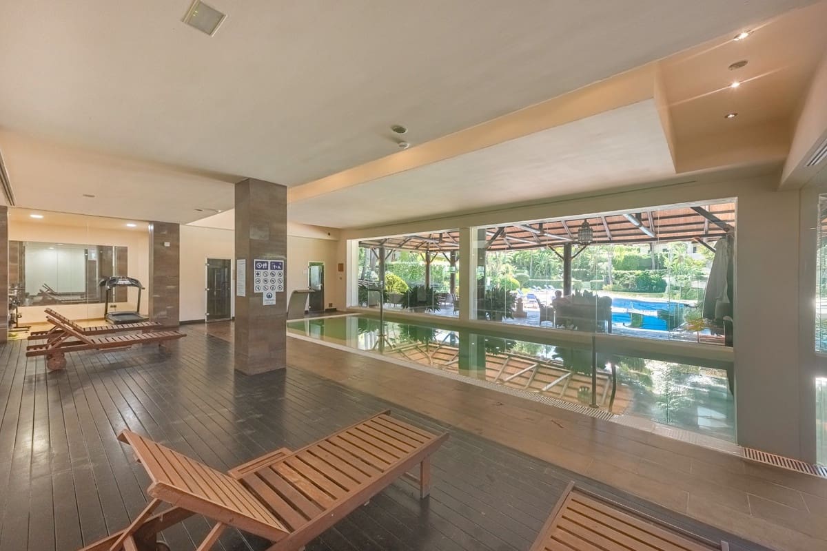 Piso de 2 habitaciones en Benahavís en venta con piscina garaje - 643.000 € (Ref: 9788172)