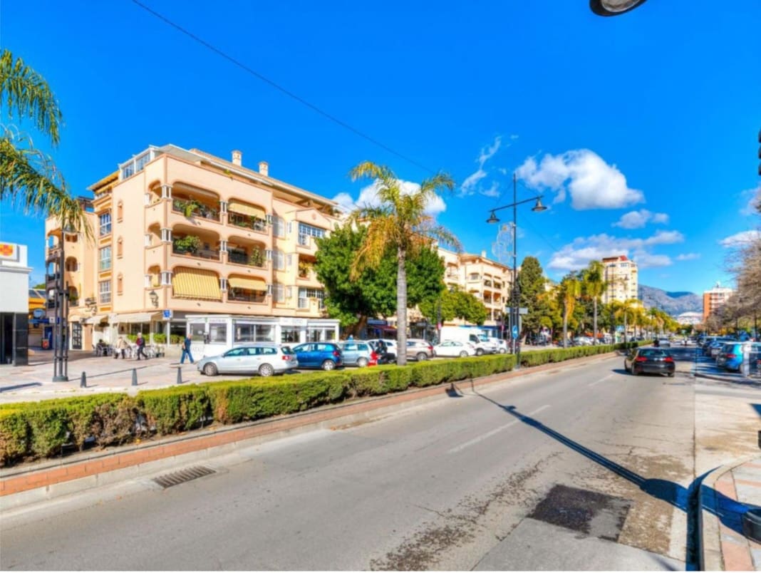 4 sypialnia Penthouse na sprzedaż w Fuengirola z basenem garażem - 895 000 € (Ref: 9811276)
