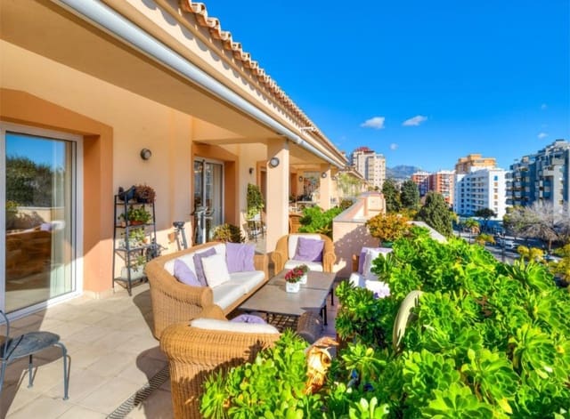 4 sypialnia Penthouse na sprzedaż w Fuengirola z basenem garażem - 895 000 € (Ref: 9811276)