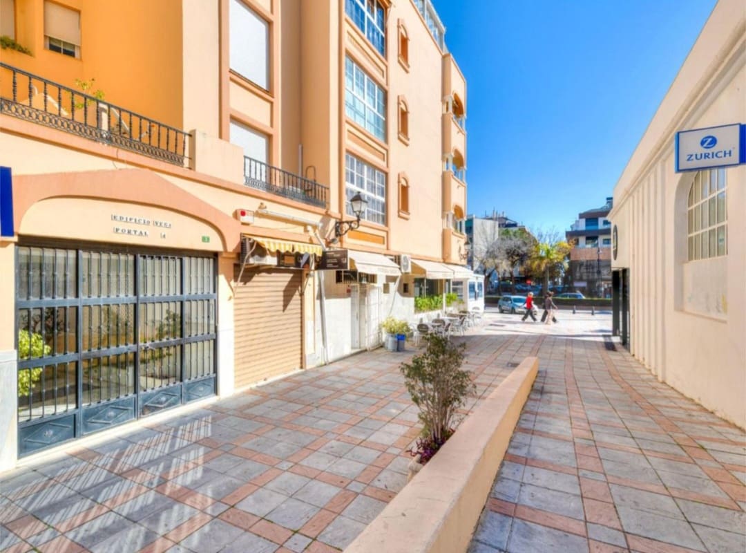 4 sypialnia Penthouse na sprzedaż w Fuengirola z basenem garażem - 895 000 € (Ref: 9811276)