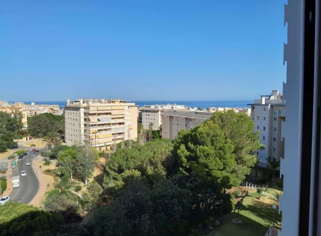 3 bedroom Flat for sale in Benalmadena with pool garage - € 460,000 (Ref: 9814205)