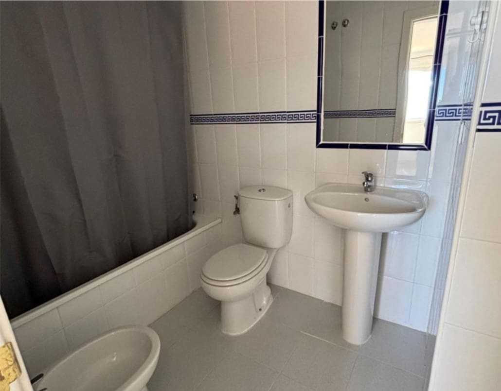 3 bedroom Penthouse for sale in Casares with pool garage - € 299,500 (Ref: 9815590)