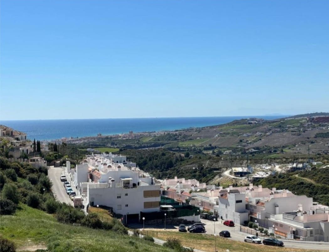 3 bedroom Penthouse for sale in Casares with pool garage - € 299,500 (Ref: 9815590)