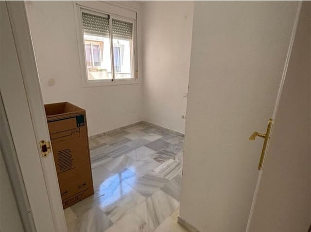 3 bedroom Penthouse for sale in Casares with pool garage - € 299,500 (Ref: 9815590)