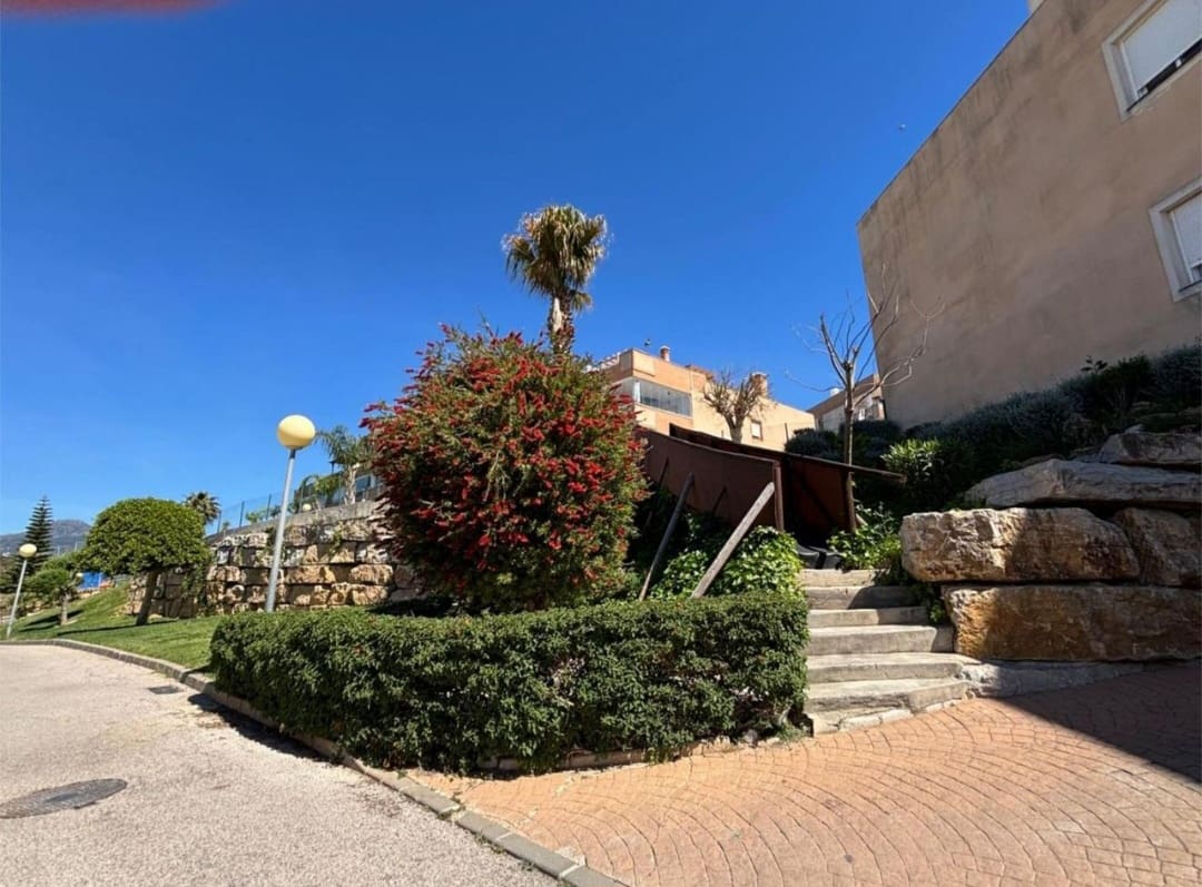 3 bedroom Penthouse for sale in Casares with pool garage - € 299,500 (Ref: 9815590)