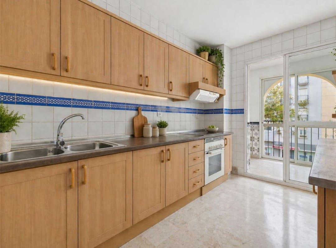 3 slaapkamer Flat te koop in Fuengirola met zwembad - € 469.000 (Ref: 9819943)