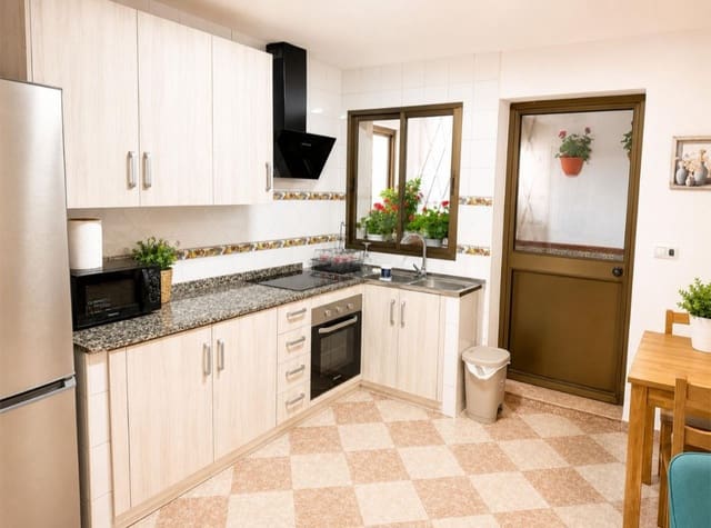 2 bedroom Apartment for rent in Villanueva del Rosario - € 750 (Ref: 9826183)