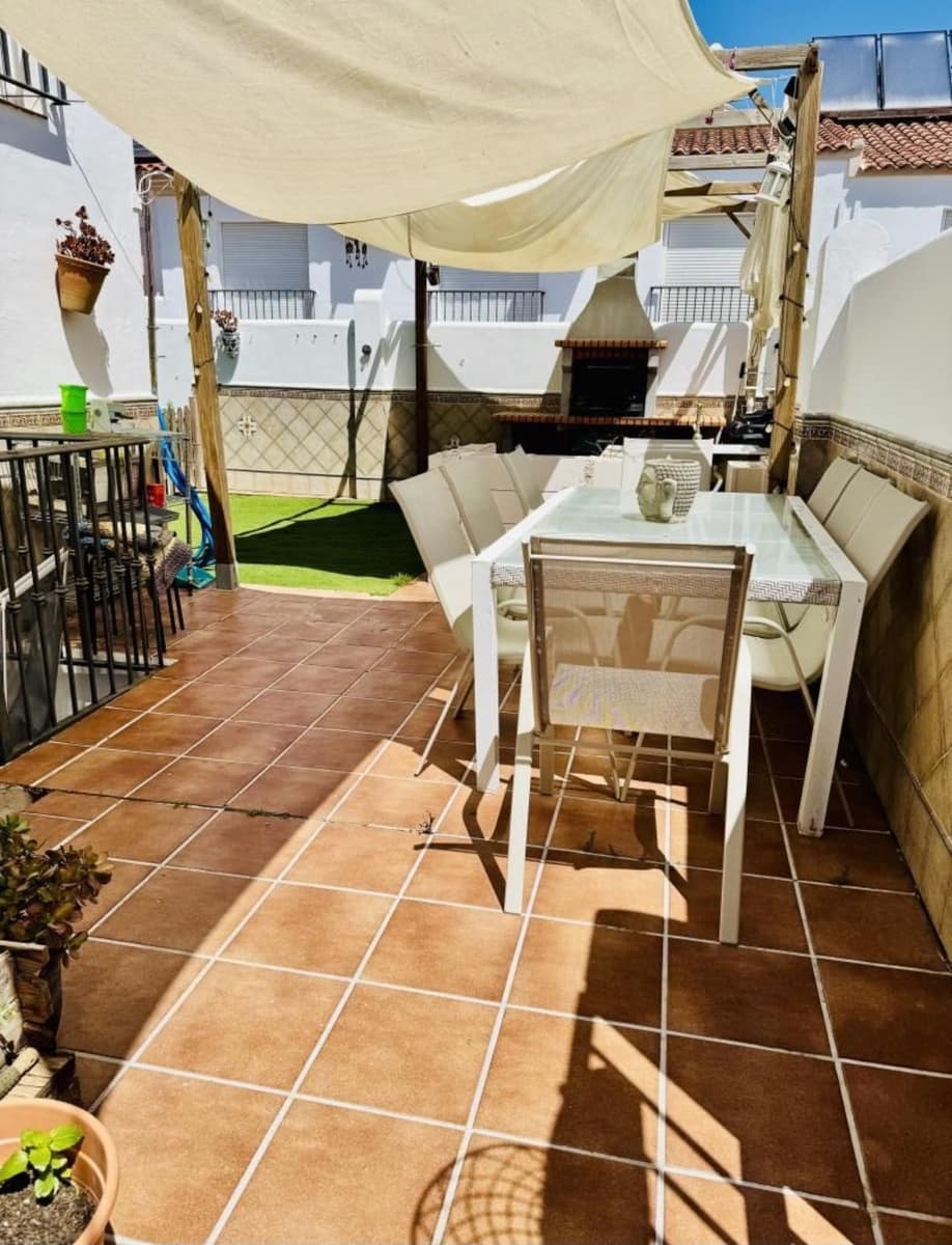 Adosado de 3 habitaciones en Alhaurín de la Torre en venta con piscina - 509.000 € (Ref: 9826184)