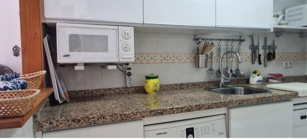 1 soverom Strandleiligheter til salgs i Benalmadena med svømmebasseng garasje - € 355 000 (Ref: 9827066)