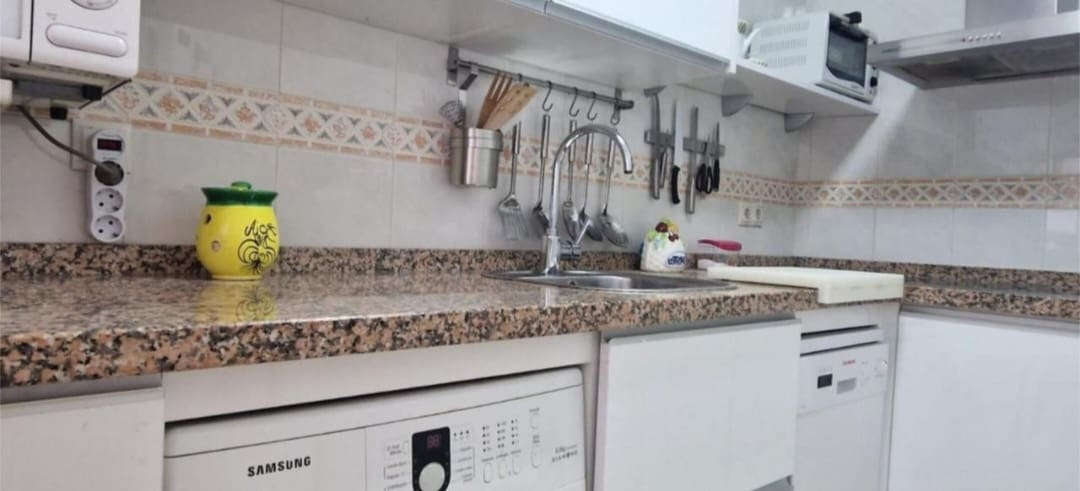 1 soverom Strandleiligheter til salgs i Benalmadena med svømmebasseng garasje - € 355 000 (Ref: 9827066)