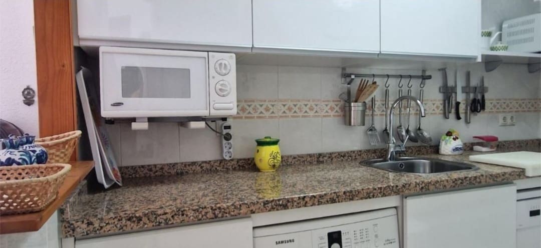 1 soverom Strandleiligheter til salgs i Benalmadena med svømmebasseng garasje - € 355 000 (Ref: 9827066)