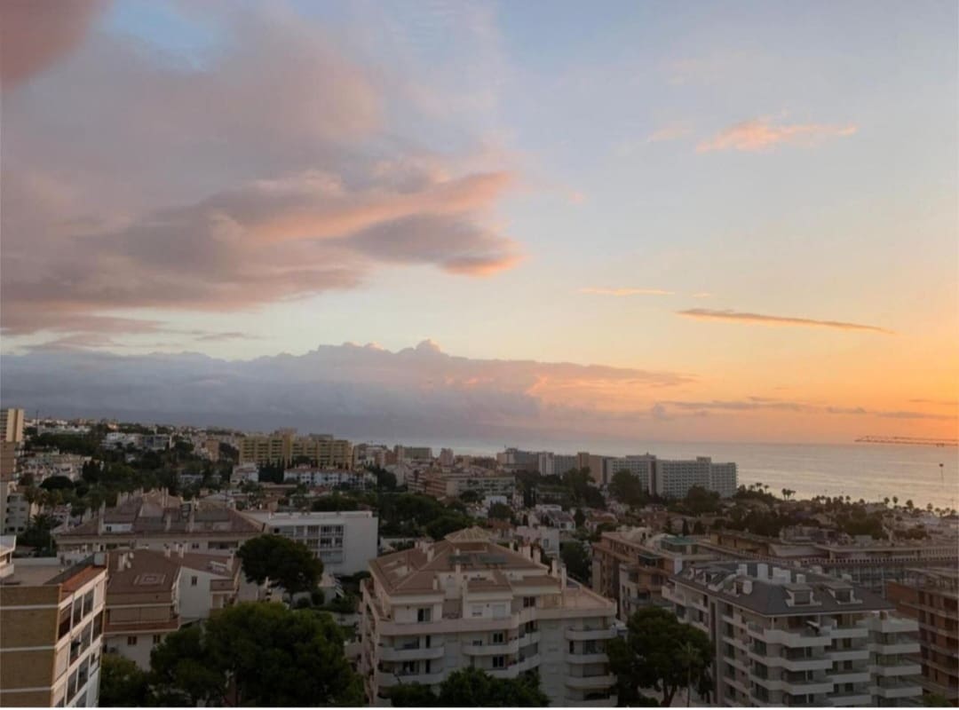 1 soverom Strandleiligheter til salgs i Benalmadena med svømmebasseng garasje - € 355 000 (Ref: 9827066)