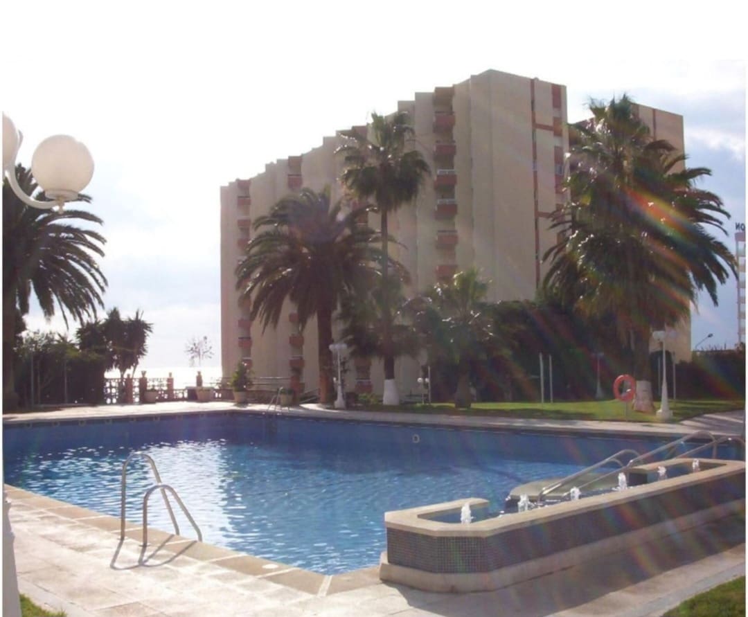 1 soverom Strandleiligheter til salgs i Benalmadena med svømmebasseng garasje - € 355 000 (Ref: 9827066)