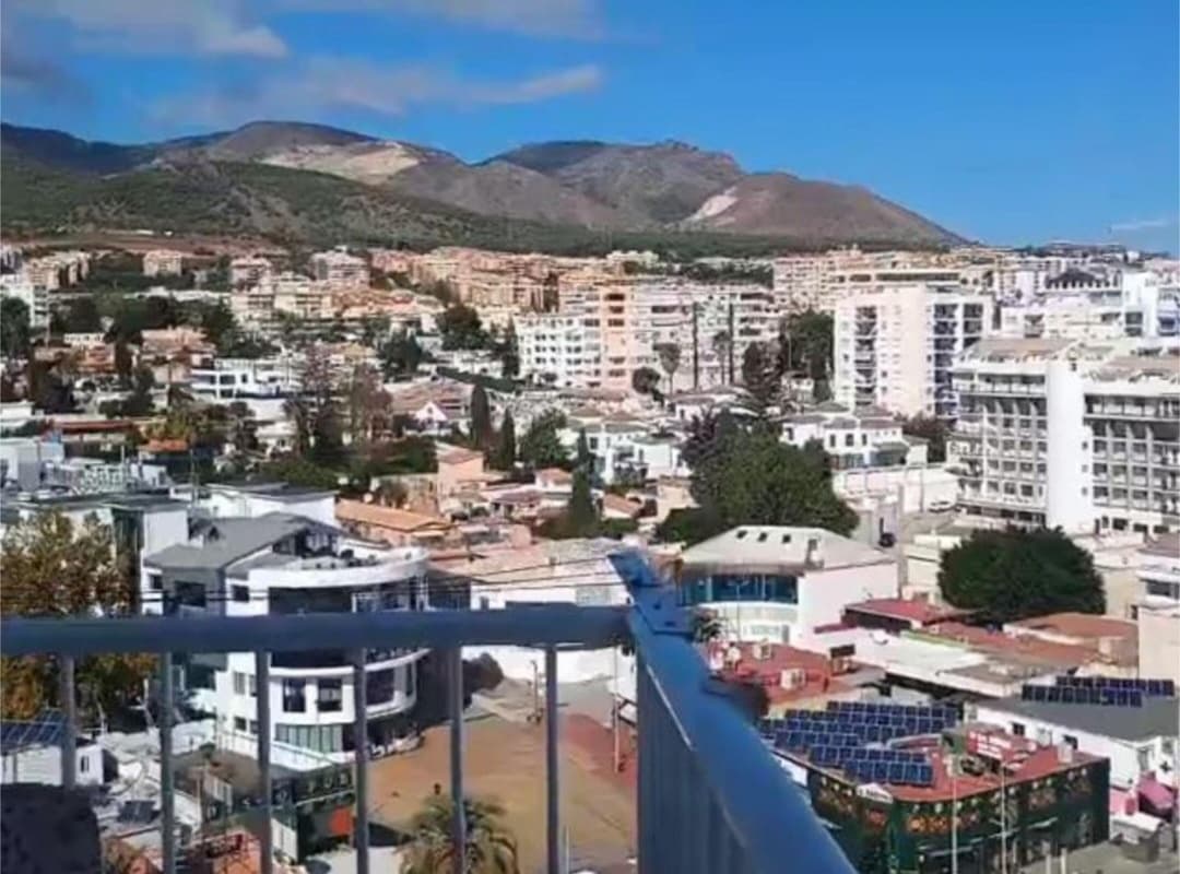 1 soverom Strandleiligheter til salgs i Benalmadena med svømmebasseng garasje - € 355 000 (Ref: 9827066)