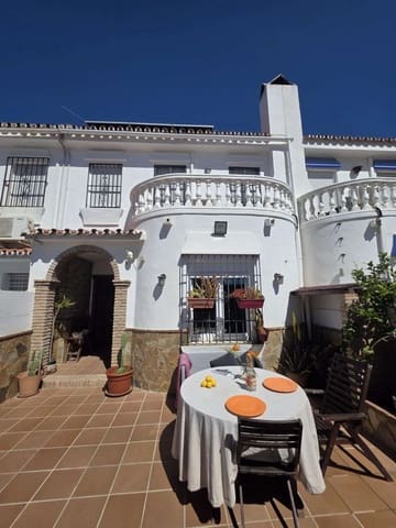 4 chambre Villa/Maison Mitoyenne à vendre à Guadalmar, Malaga ville avec piscine garage - 610 000 € (Ref: 9835249)
