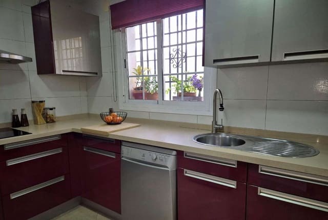 4 chambre Villa/Maison Mitoyenne à vendre à Guadalmar, Malaga ville avec piscine garage - 610 000 € (Ref: 9835249)