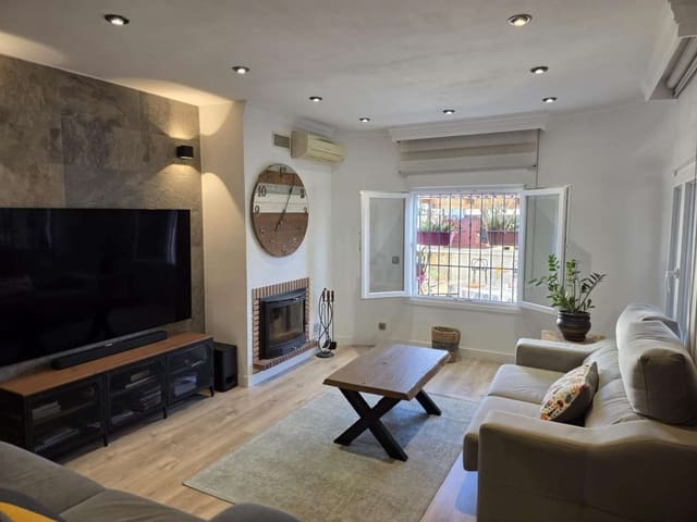 4 chambre Villa/Maison Mitoyenne à vendre à Guadalmar, Malaga ville avec piscine garage - 610 000 € (Ref: 9835249)
