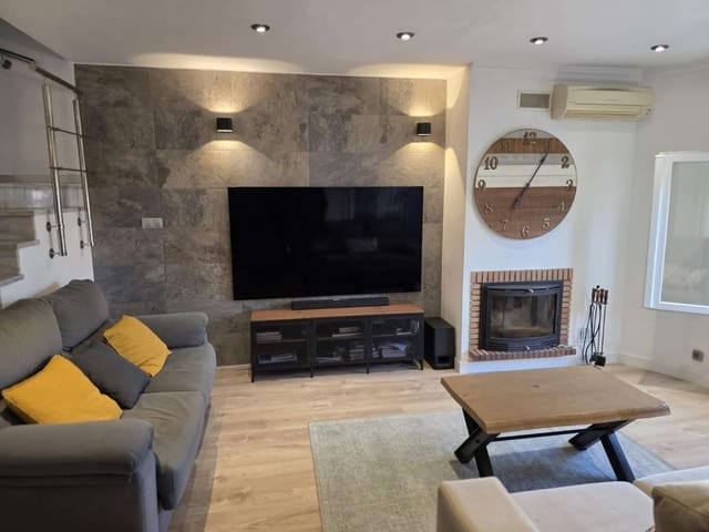 4 chambre Villa/Maison Mitoyenne à vendre à Guadalmar, Malaga ville avec piscine garage - 610 000 € (Ref: 9835249)